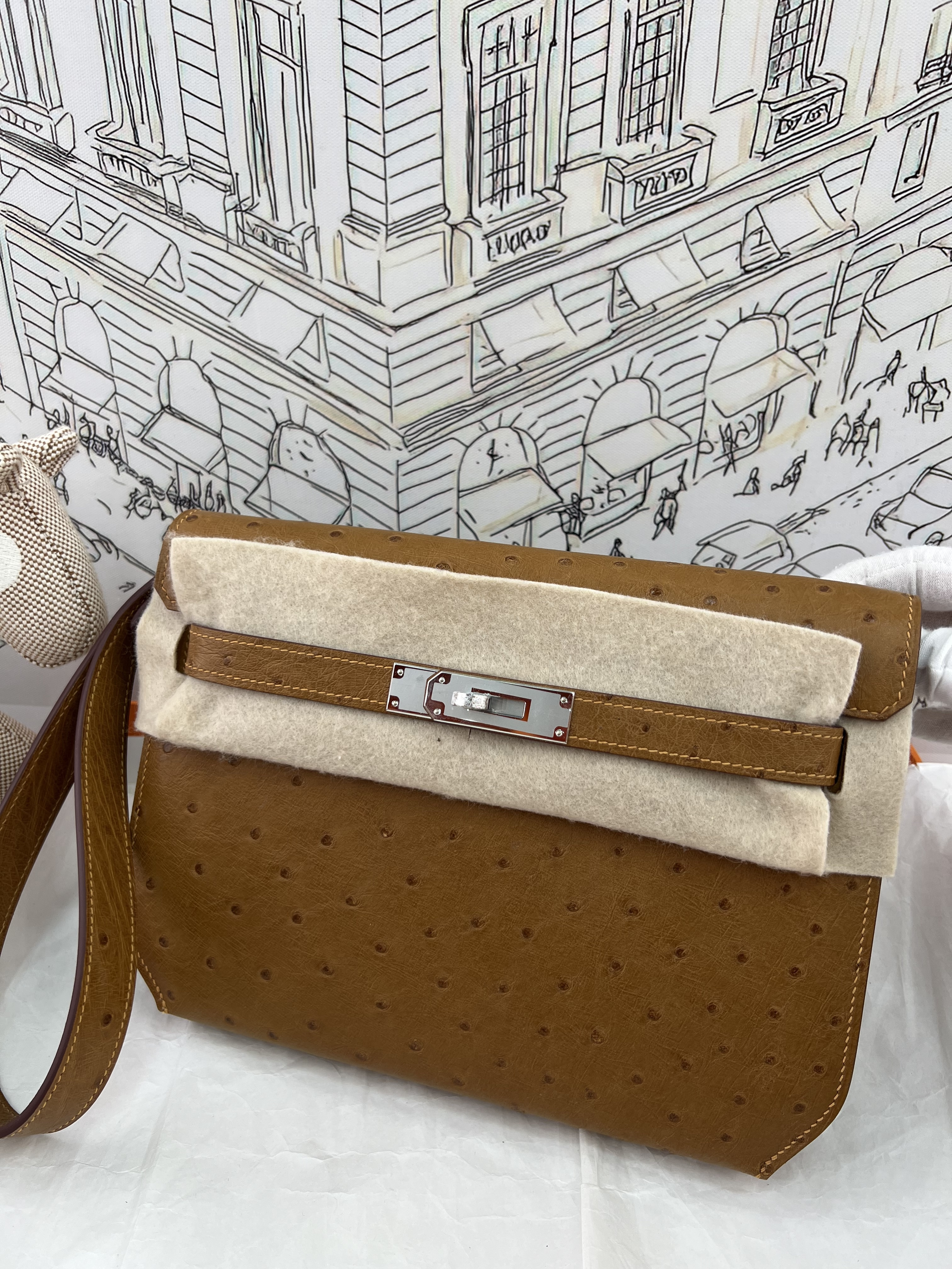 Kelly Pochette Ostrich Leather | Full Hand Wax Thread Stitching